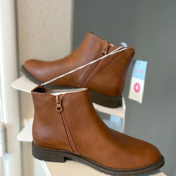 Kids' Brandy Chelsea Ankle Boots Cognac - Cat & Jack - SIZE 4 - Picture 2 of 6